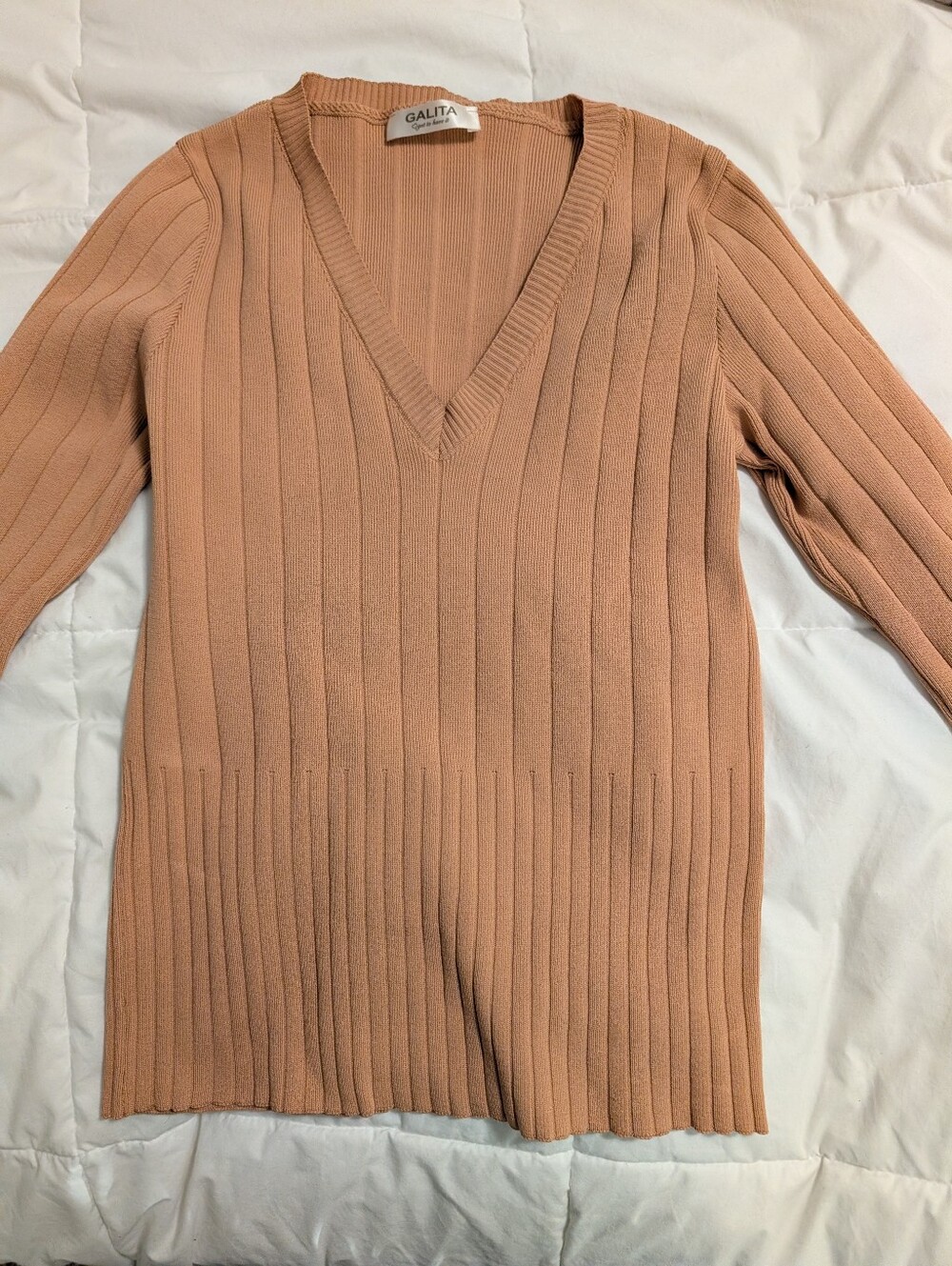 Galita Women's Ribbed V-Neck Sweater in Peach
